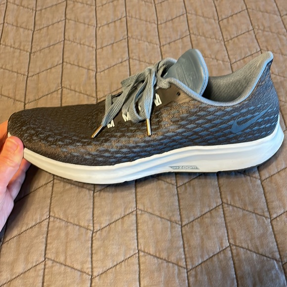 3/$15 EUC Women’s Nike Zoom Pegasus 35 size 12. Good used condition, blue/black. - Picture 12 of 13